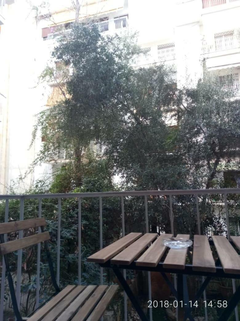 Modern, Ideally Located Studio Apartment Atenas Exterior foto