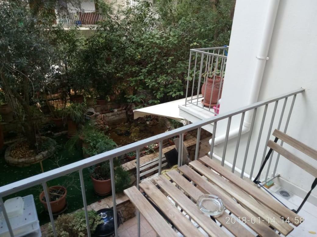 Modern, Ideally Located Studio Apartment Atenas Exterior foto